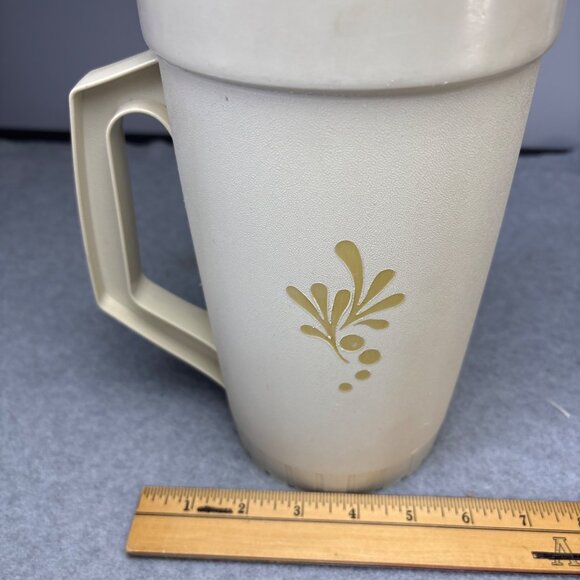 Tupperware Almond Harvest Gold Beige 800-8 1 Qt Pitcher with Lid & Insert Vintag - Picture 11 of 13